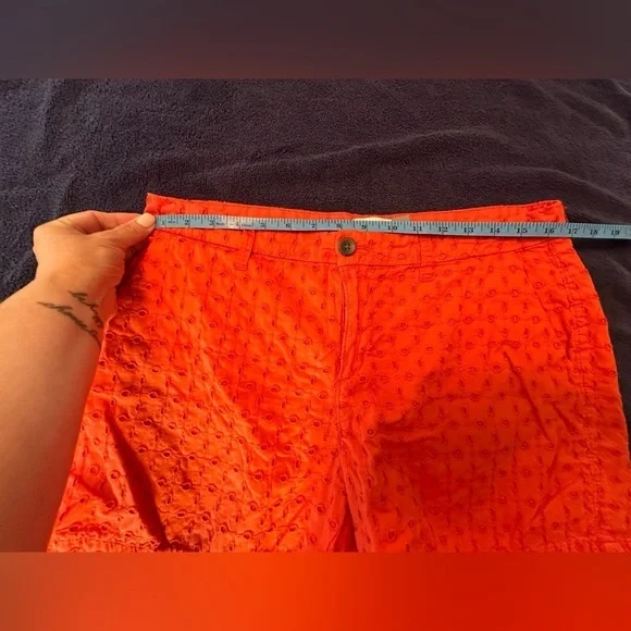 Old Navy Women's Orange Shorts - Picture 7 of 10